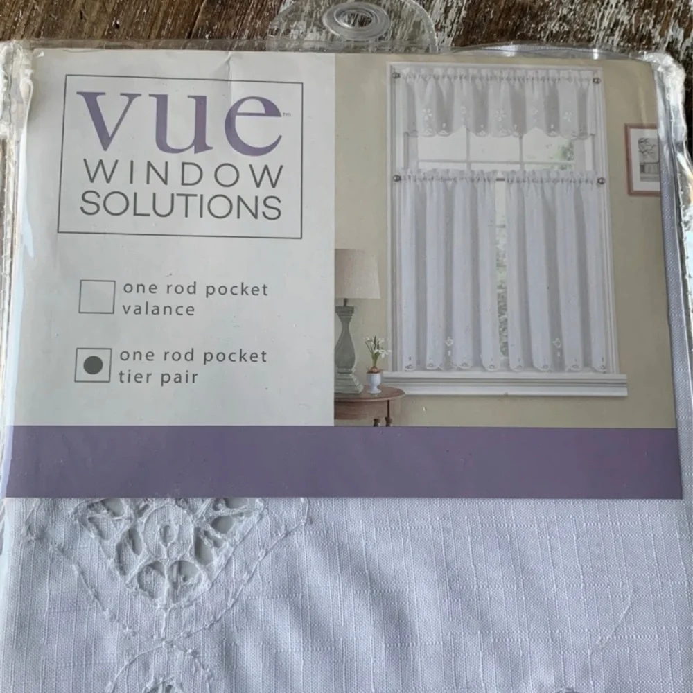 Vue valance & tier pair